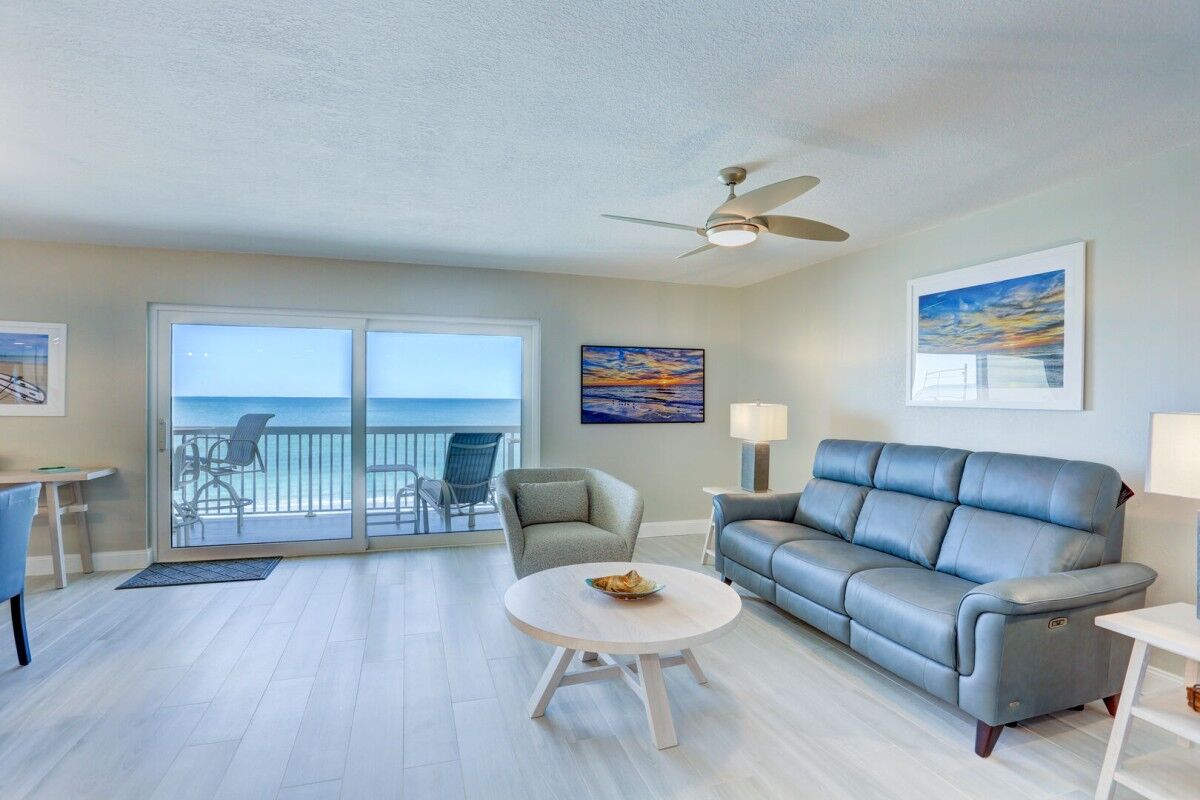 Living room of Fifty Gulfside 311